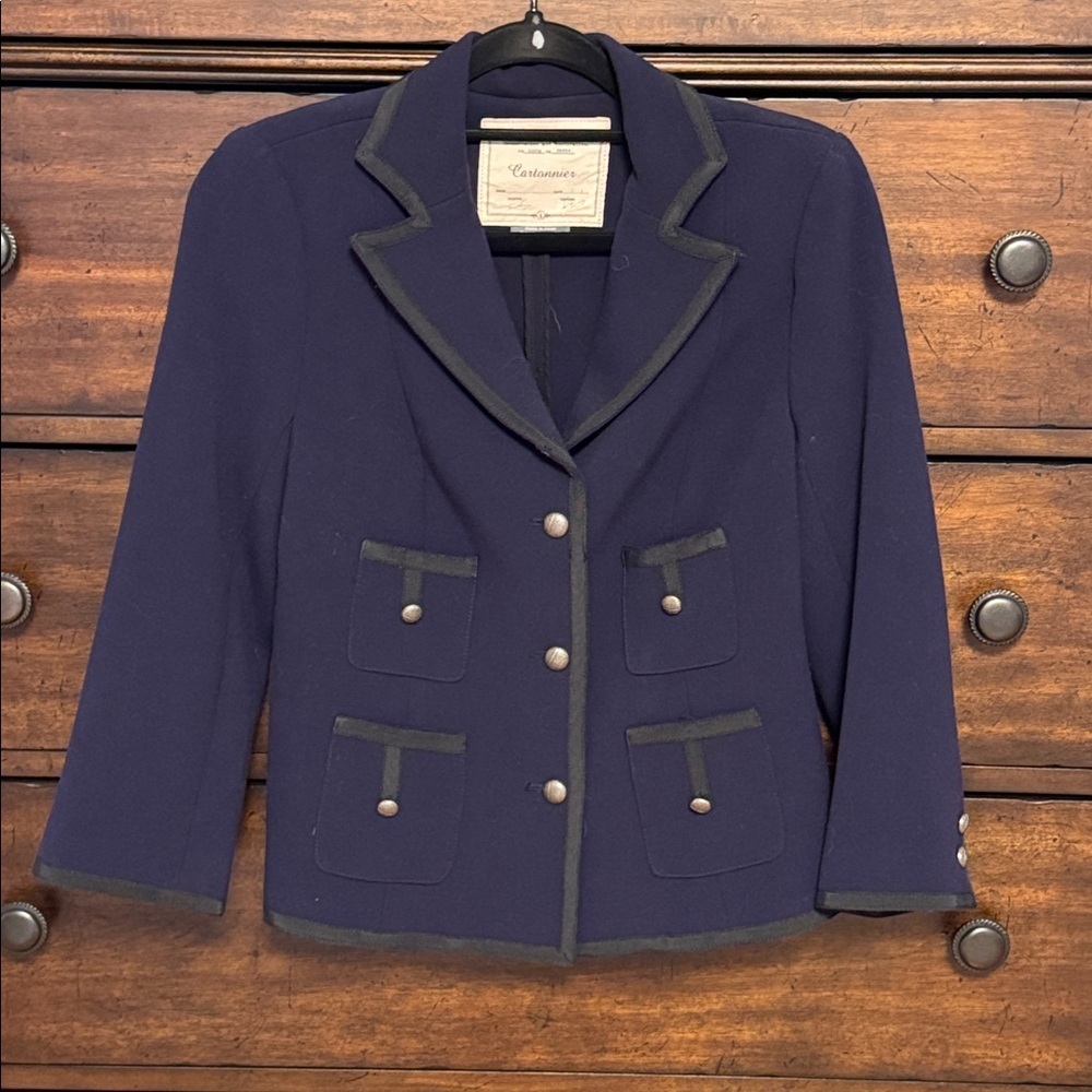 Blazer - Picture 2 of 3